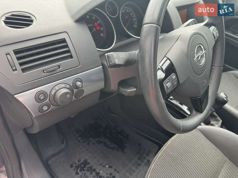 Универсал Opel Astra 2009 в Луцке