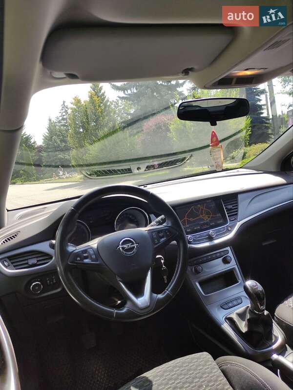 Универсал Opel Astra 2018 в Тернополе