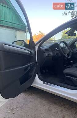 Универсал Opel Astra 2010 в 