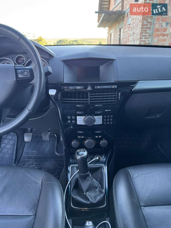 Универсал Opel Astra 2008 в Черновцах