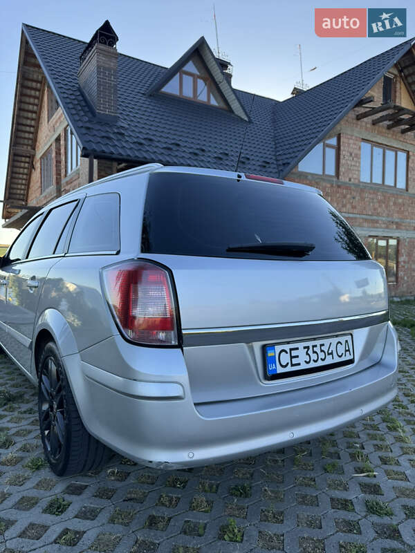 Универсал Opel Astra 2008 в Черновцах