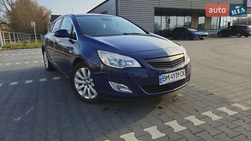 Хетчбек Opel Astra 2011 в Охтирці