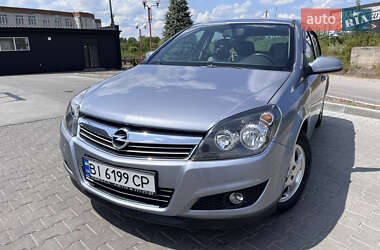 Хэтчбек Opel Astra 2011 в Виннице