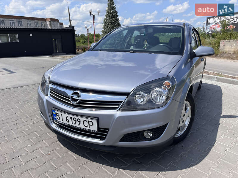 Opel Astra 2011