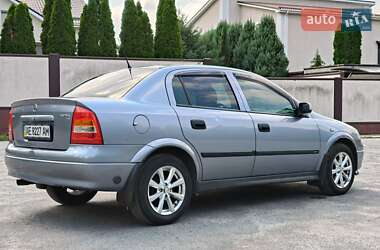 Седан Opel Astra 2004 в 