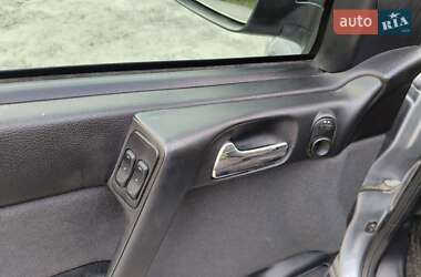 Седан Opel Astra 2004 в 