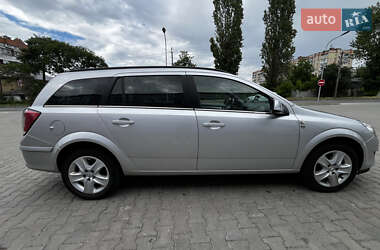 Универсал Opel Astra 2010 в 