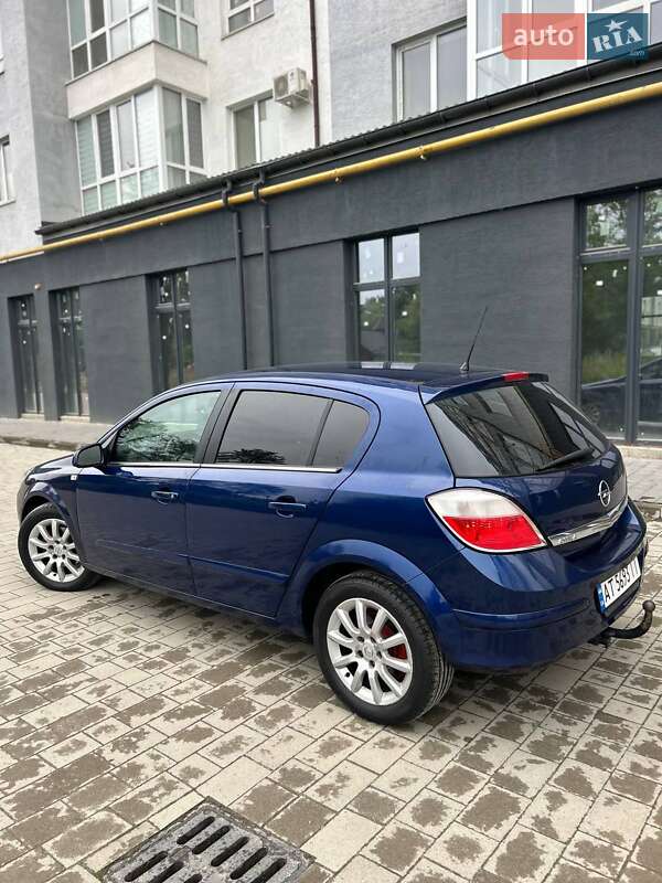 Хэтчбек Opel Astra 2004 в Ивано-Франковске