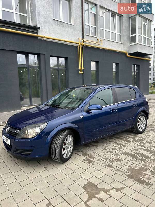 Хэтчбек Opel Astra 2004 в Ивано-Франковске