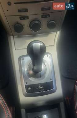 Хэтчбек Opel Astra 2008 в 