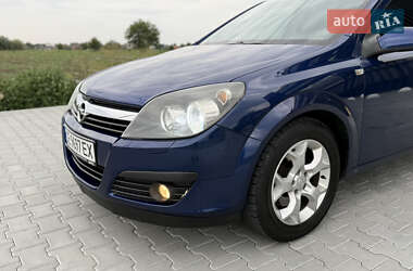 Хэтчбек Opel Astra 2006 в 