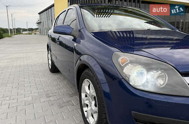 Хэтчбек Opel Astra 2006 в 