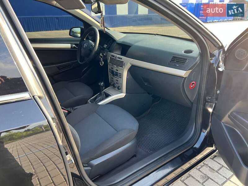 Универсал Opel Astra 2008 в Дубно