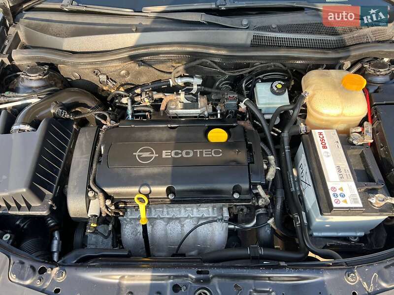 Универсал Opel Astra 2008 в Дубно