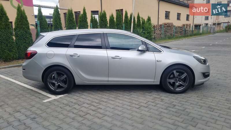 Універсал Opel Astra 2014 в Луцьку