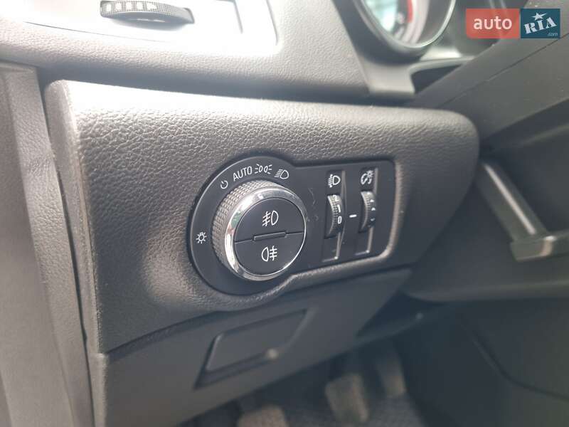 Універсал Opel Astra 2014 в Луцьку