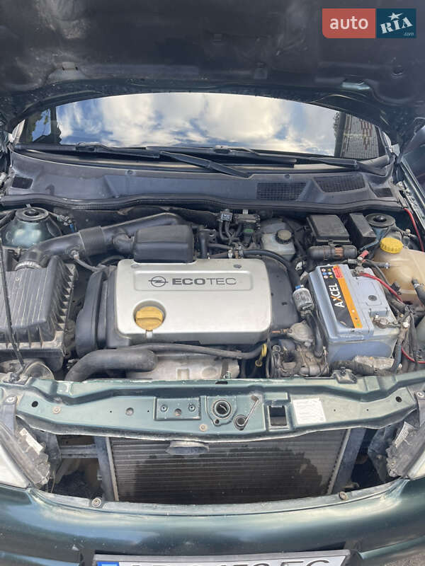 Седан Opel Astra 2000 в Гайсине