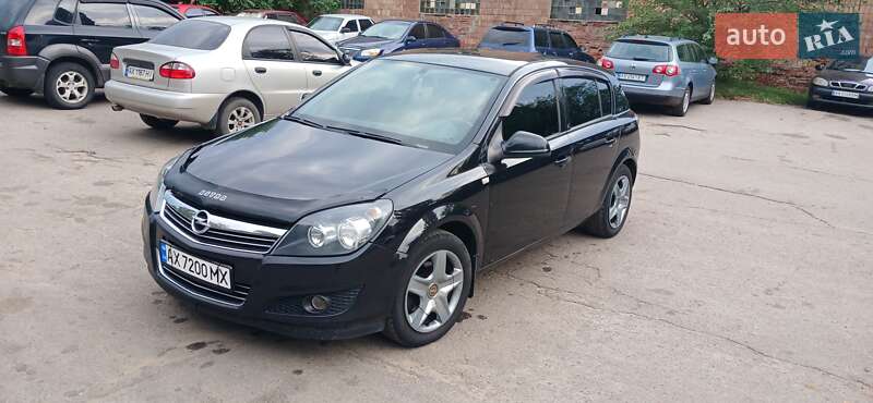 Хэтчбек Opel Astra 2012 в Харькове