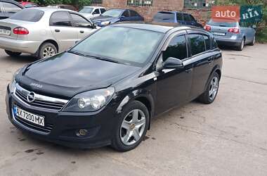 Хэтчбек Opel Astra 2012 в 