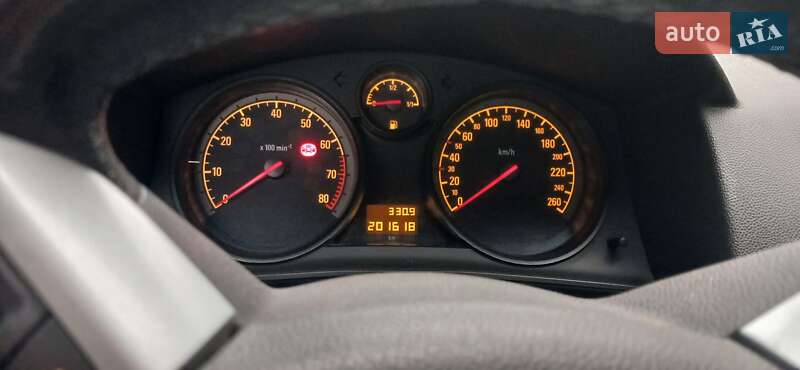 Хэтчбек Opel Astra 2012 в Харькове
