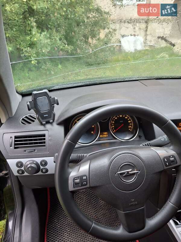 Универсал Opel Astra 2005 в Львове