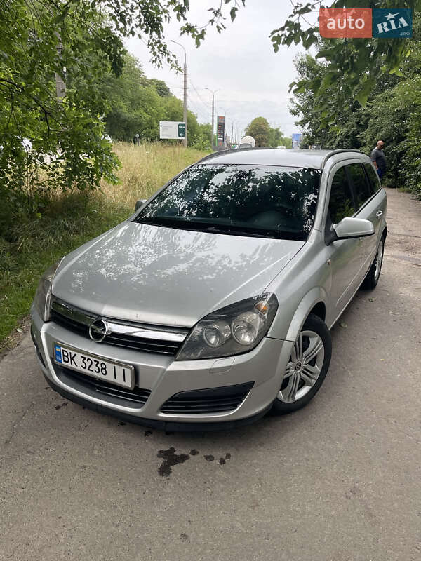 Универсал Opel Astra 2005 в Ровно
