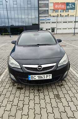 Хэтчбек Opel Astra 2011 в 