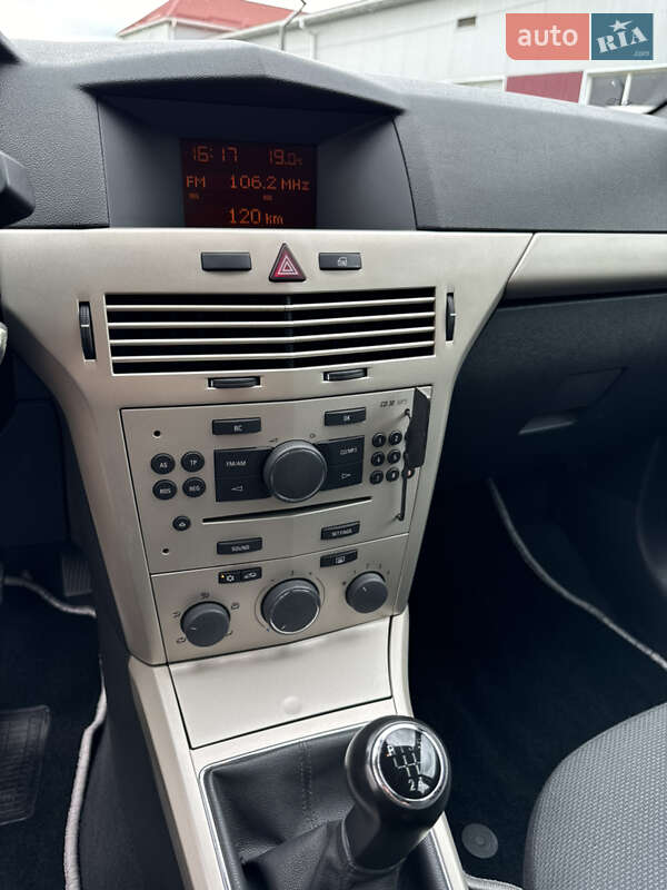 Универсал Opel Astra 2007 в Луцке