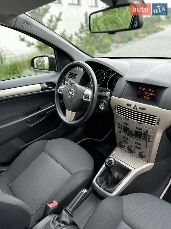 Универсал Opel Astra 2007 в Луцке