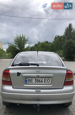 Хэтчбек Opel Astra 1998 в 