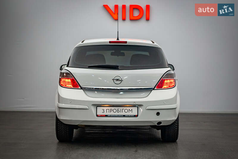 Хетчбек Opel Astra 2012 в Києві