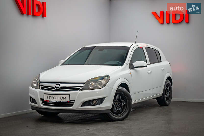 Хетчбек Opel Astra 2012 в Києві