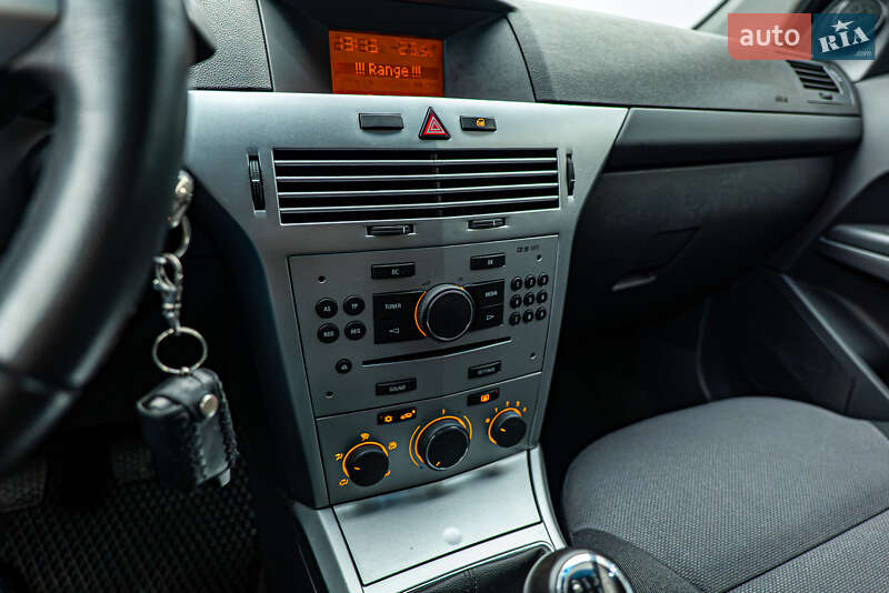 Хетчбек Opel Astra 2012 в Києві