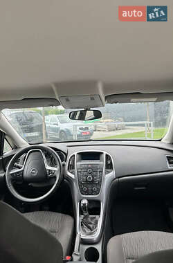 Хэтчбек Opel Astra 2015 в 