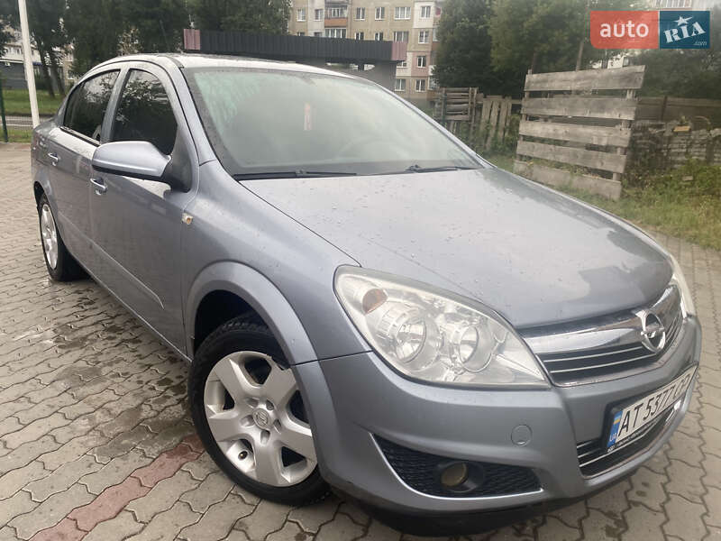 Седан Opel Astra 2008 в Калуше