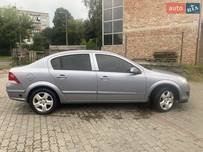 Седан Opel Astra 2008 в Калуше