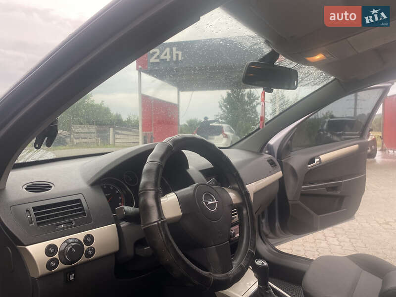 Седан Opel Astra 2008 в Калуше
