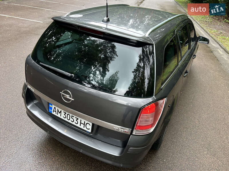 Универсал Opel Astra 2009 в Житомире