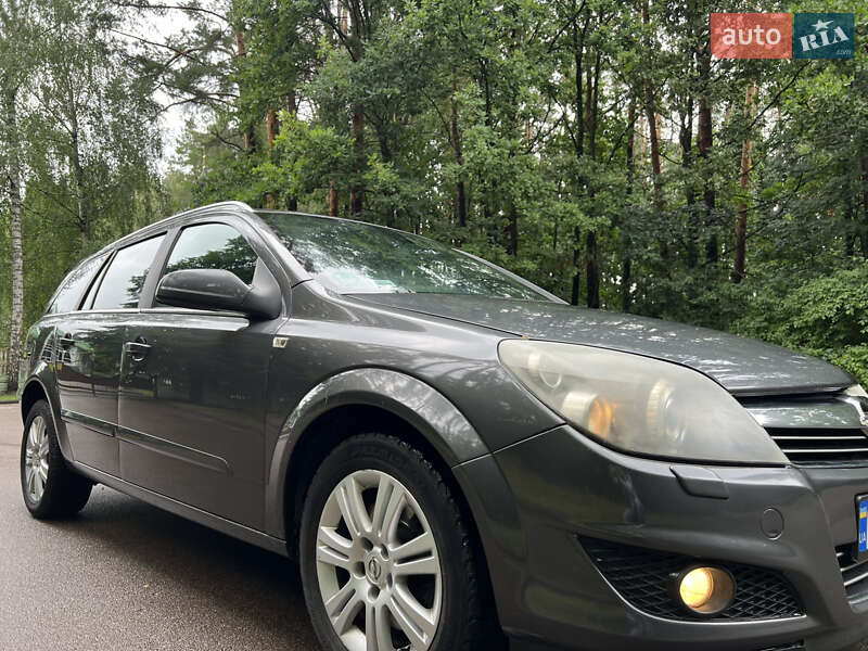 Универсал Opel Astra 2009 в Житомире