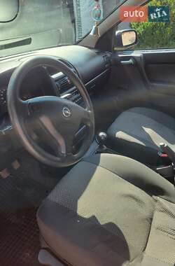 Хэтчбек Opel Astra 2003 в 