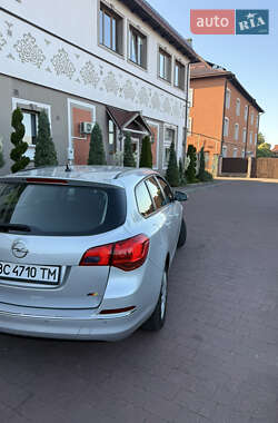 Универсал Opel Astra 2013 в 