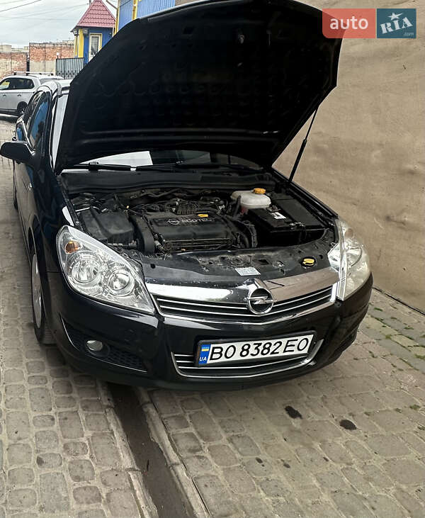 Седан Opel Astra 2008 в Тернополе