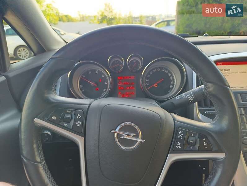 Универсал Opel Astra 2015 в Львове