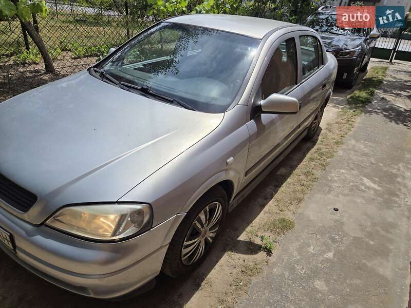 Седан Opel Astra 2000 в Львові