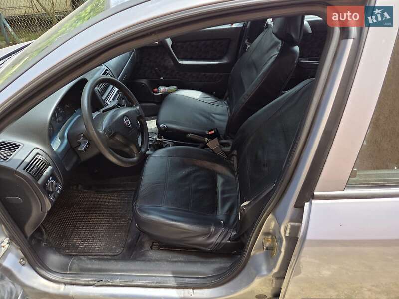 Седан Opel Astra 2000 в Львові