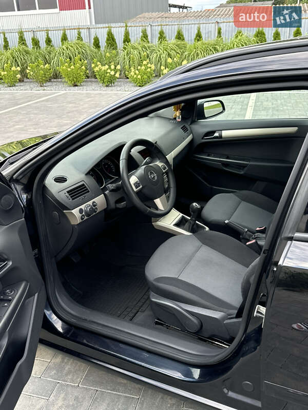 Универсал Opel Astra 2007 в Луцке