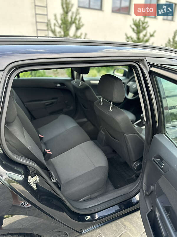 Универсал Opel Astra 2007 в Луцке
