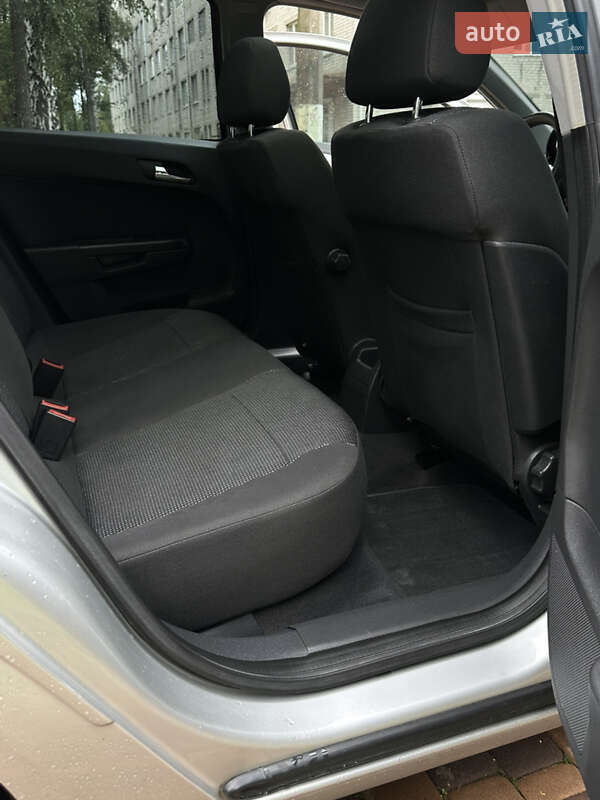 Хэтчбек Opel Astra 2005 в Броварах