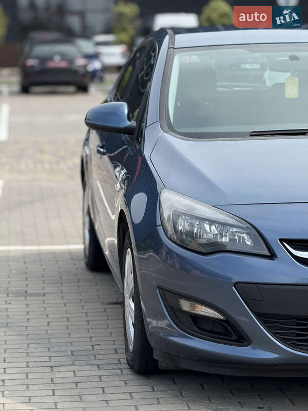Хетчбек Opel Astra 2013 в Луцьку