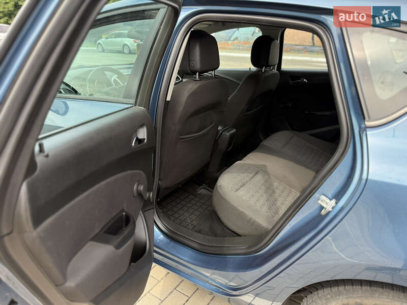 Хетчбек Opel Astra 2013 в Луцьку